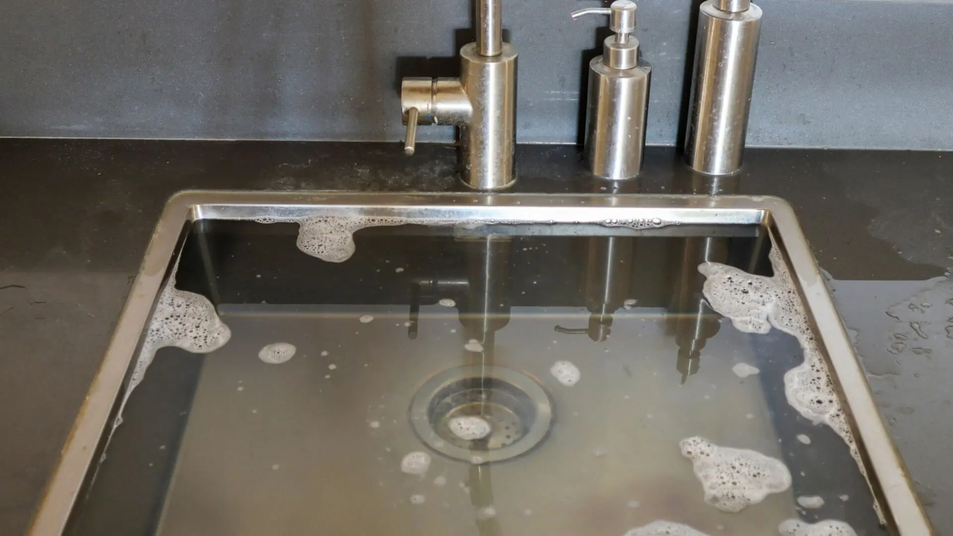 Mutfak ve Banyo Gider Tıkanıklığı Açma Yöntemleri